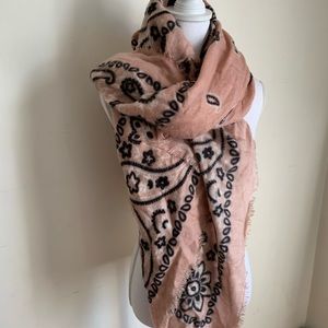 Steve Madden Accessories - 🌛Steve Madden 🌛 bandanna print Blanket scarf NWT Steve Madden Accessories - 🌛Steve Madden 🌛 bandanna print Blanket scarf NWT